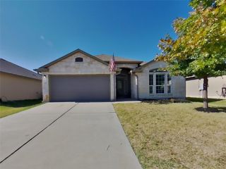 347 Foster LN, Jarrell, TX 76537