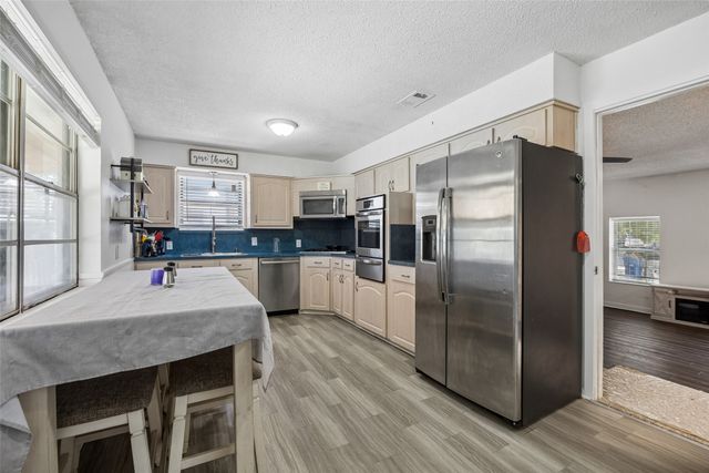 111 Dunn Street, Red Oak, TX 75154