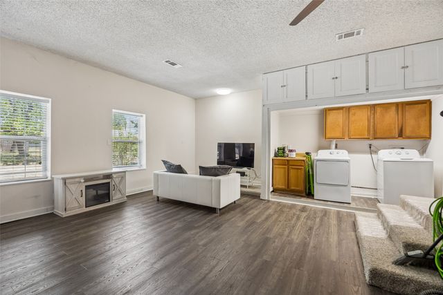 111 Dunn Street, Red Oak, TX 75154