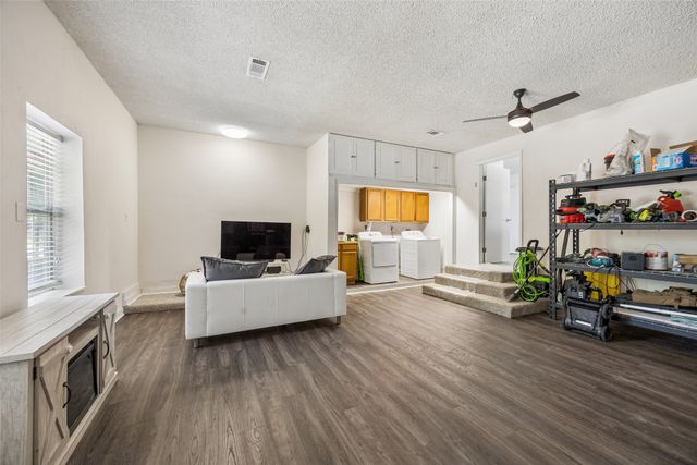 111 Dunn Street, Red Oak, TX 75154