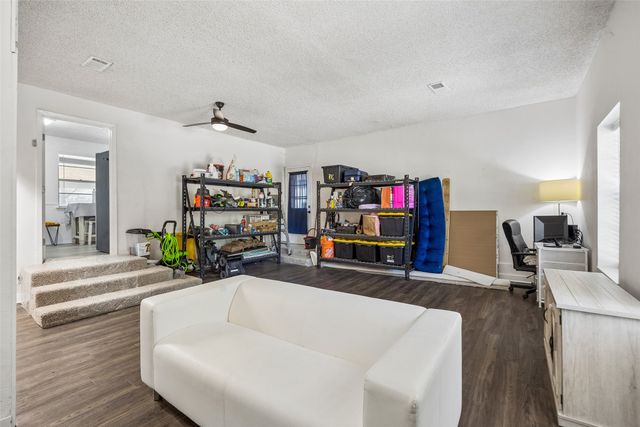 111 Dunn Street, Red Oak, TX 75154