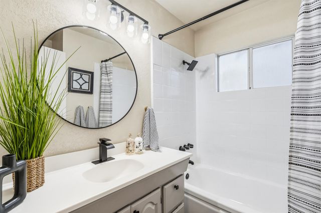 1659 Tyler Avenue, Porterville, CA 93257