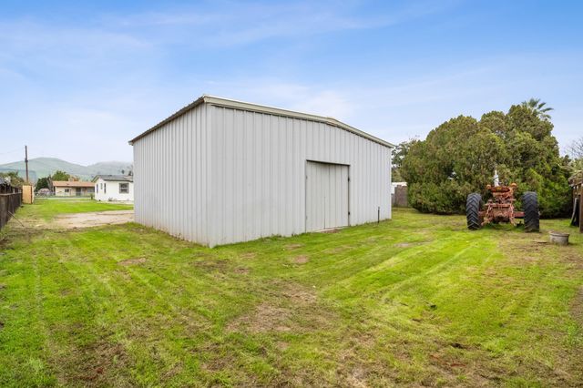 1659 Tyler Avenue, Porterville, CA 93257