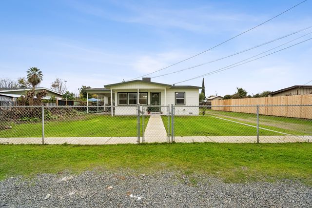 1659 Tyler Avenue, Porterville, CA 93257