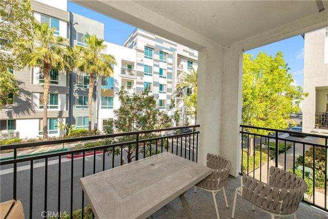 2208 Synergy, Irvine, CA 92614
