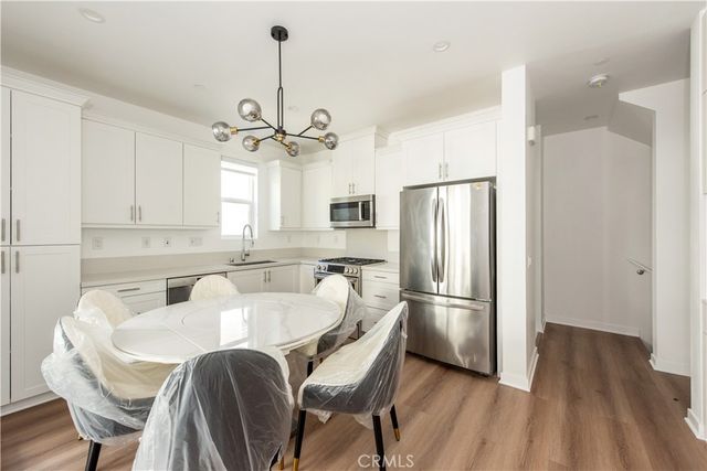 2208 Synergy, Irvine, CA 92614
