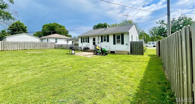 205 Kuhne Boulevard, Troy, MO 63379