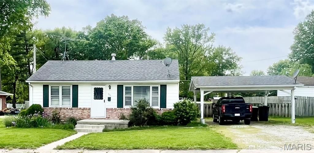 205 Kuhne Boulevard, Troy, MO 63379
