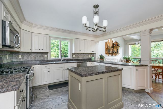 12 Loormann Lane, New Milford, CT 06755