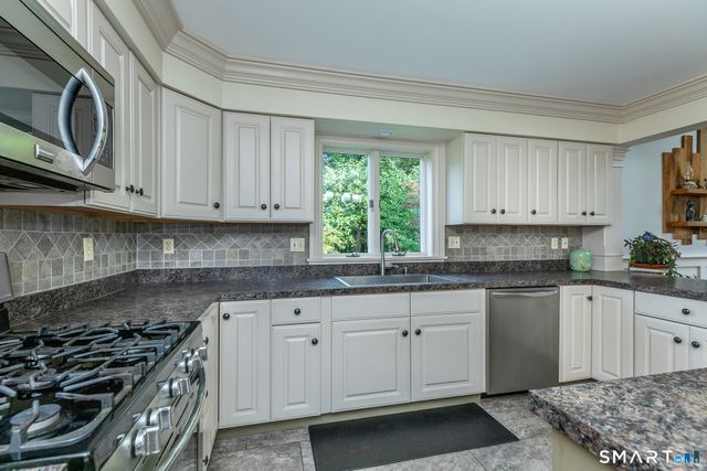 12 Loormann Lane, New Milford, CT 06755