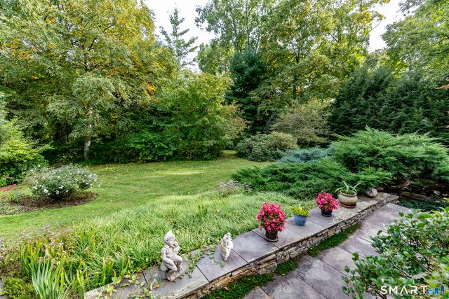 12 Loormann Lane, New Milford, CT 06755