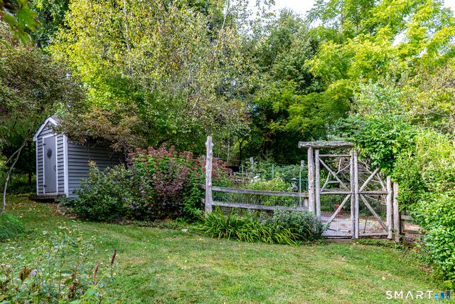 12 Loormann Lane, New Milford, CT 06755