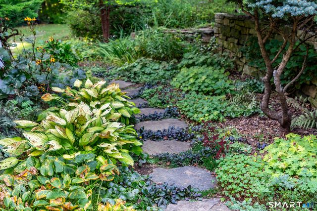 12 Loormann Lane, New Milford, CT 06755