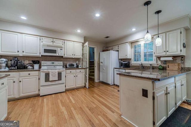 3734 Sandford Courts SW, Lilburn, GA 30047