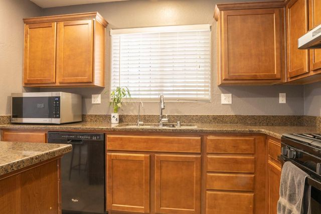 5837 E Platt Avenue, Fresno, CA 93727
