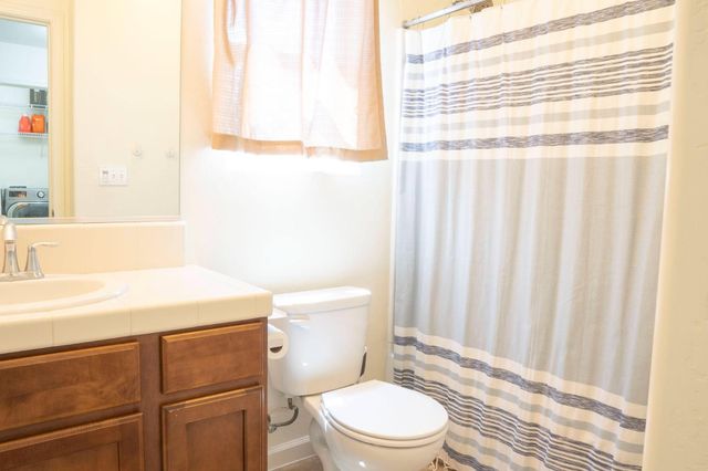 5837 E Platt Avenue, Fresno, CA 93727