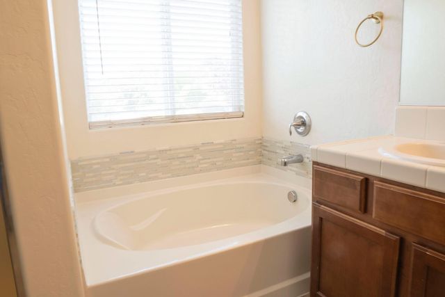 5837 E Platt Avenue, Fresno, CA 93727