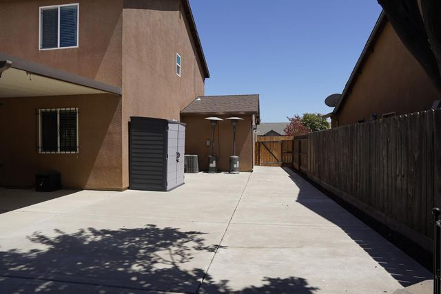 5837 E Platt Avenue, Fresno, CA 93727