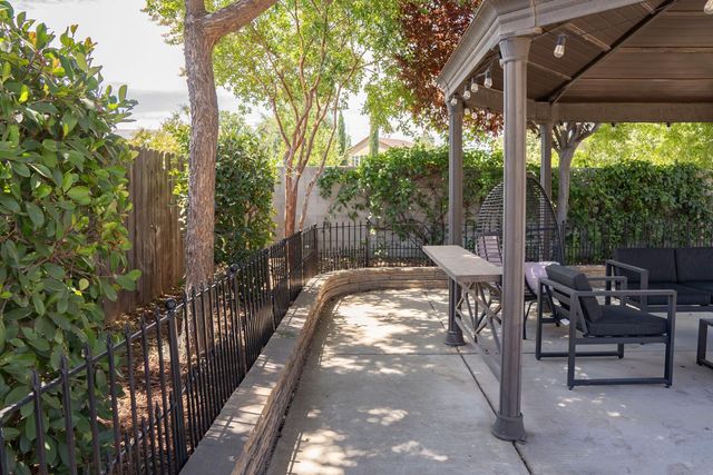 5837 E Platt Avenue, Fresno, CA 93727