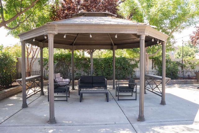 5837 E Platt Avenue, Fresno, CA 93727