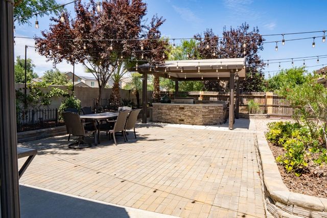 5837 E Platt Avenue, Fresno, CA 93727
