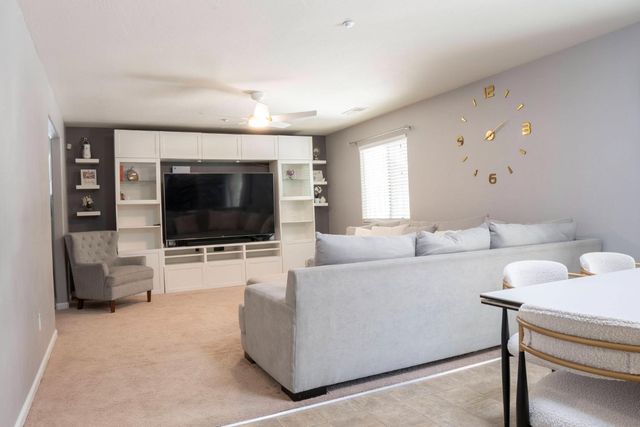 5837 E Platt Avenue, Fresno, CA 93727