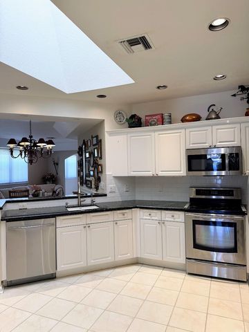 12562 Crystal Pointe Drive A, Boynton Beach, FL 33437