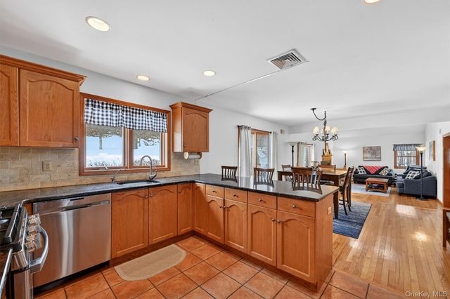 5 Bens Way, Chester, NY 10918