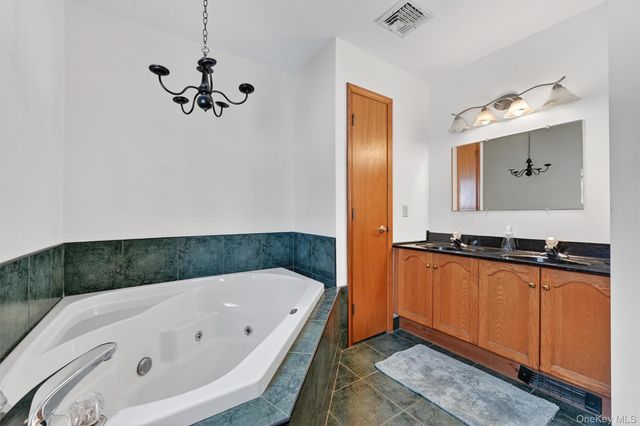 5 Bens Way, Chester, NY 10918