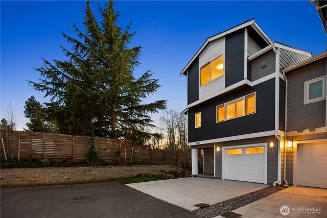 21625 13th Drive S, Des Moines, WA 98198