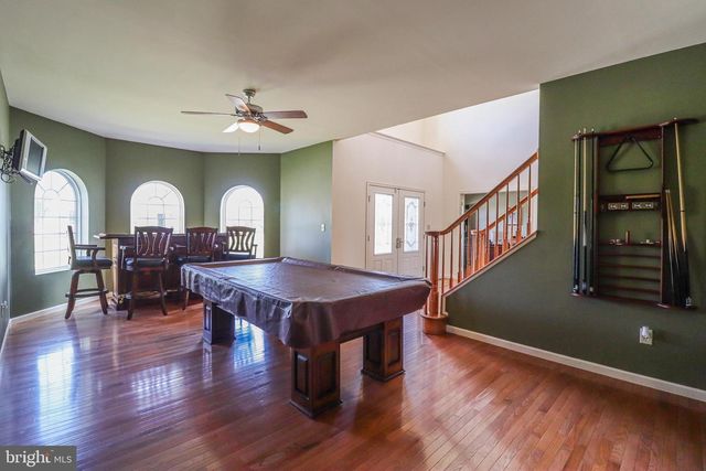 1279 AYLESBURY LN, York, PA 17404