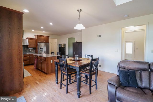 1279 AYLESBURY LN, York, PA 17404