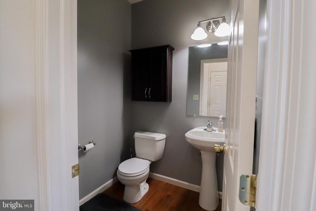 1279 AYLESBURY LN, York, PA 17404