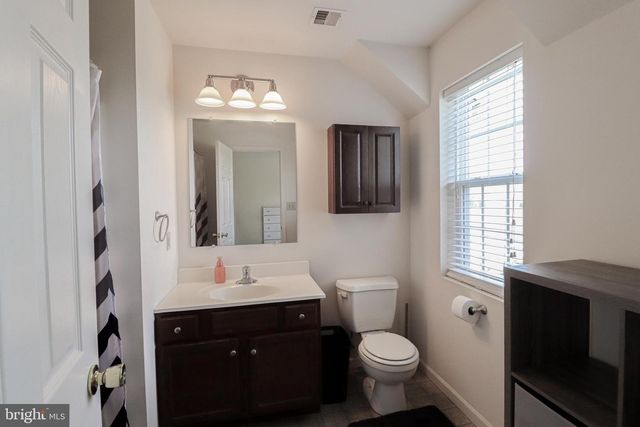 1279 AYLESBURY LN, York, PA 17404