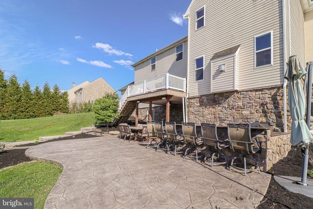 1279 AYLESBURY LN, York, PA 17404