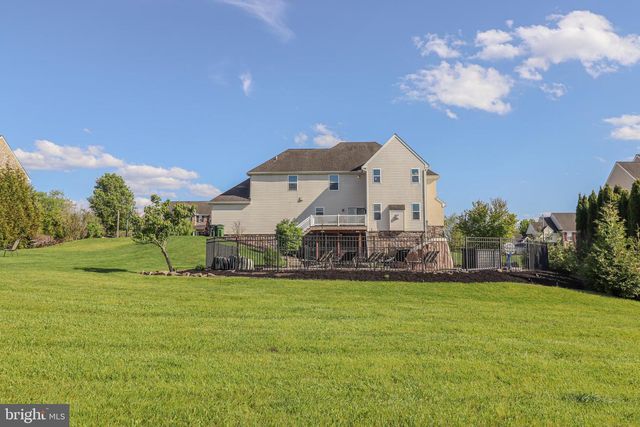 1279 AYLESBURY LN, York, PA 17404