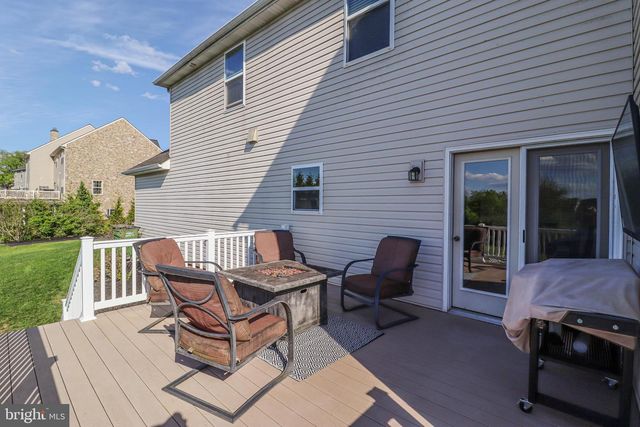1279 AYLESBURY LN, York, PA 17404