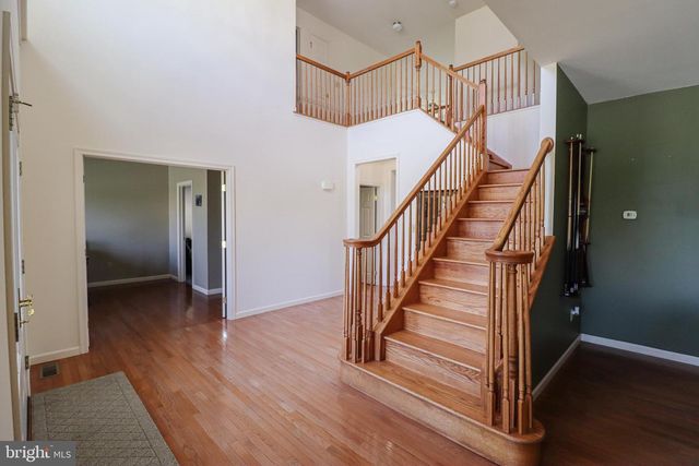 1279 AYLESBURY LN, York, PA 17404