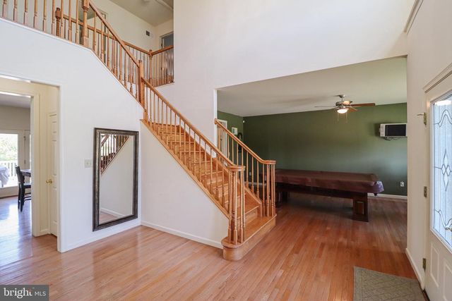 1279 AYLESBURY LN, York, PA 17404