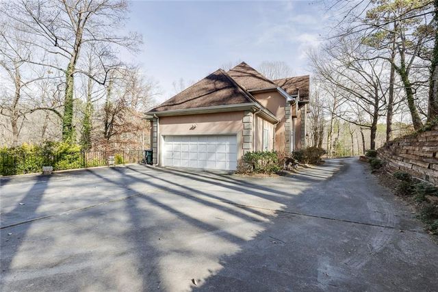 5105 Jett Forest NW Trail, Atlanta, GA 30327