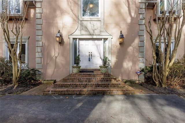 5105 Jett Forest NW Trail, Atlanta, GA 30327