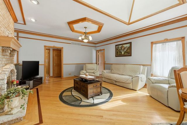 13335 W Choctaw Trail, Homer Glen, IL 60491