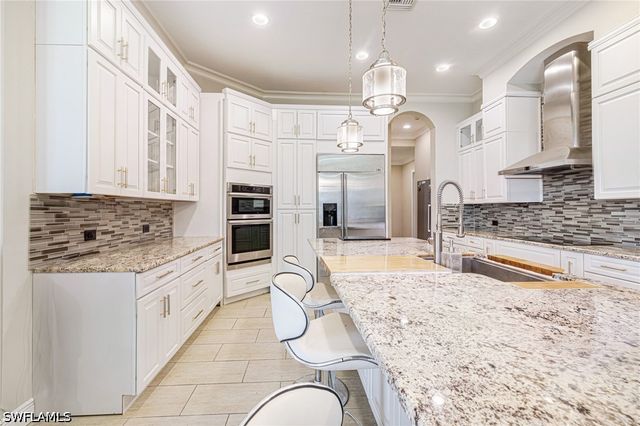 6871 Lakewood Isle DR, Fort Myers, FL 33908