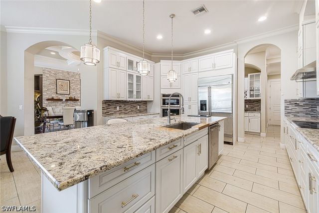 6871 Lakewood Isle DR, Fort Myers, FL 33908