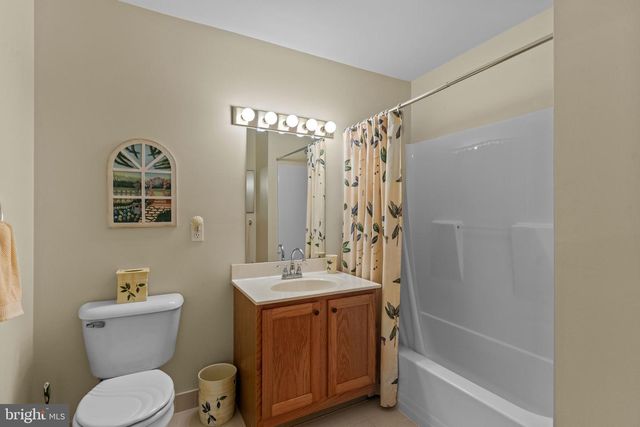 42 W COLLEGE AVE #222, Yardley, PA 19067
