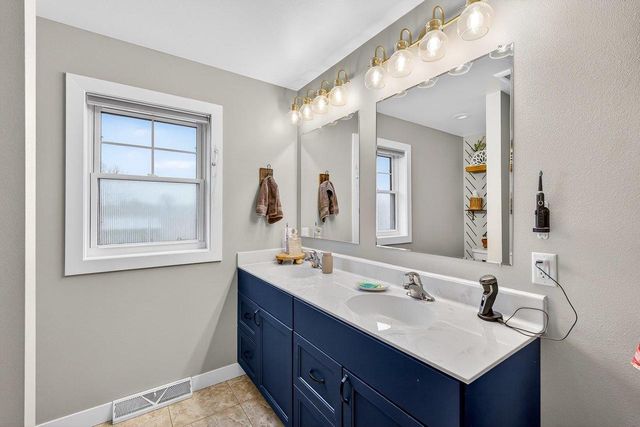 166 Cardinal Lane, Fall River, WI 53932