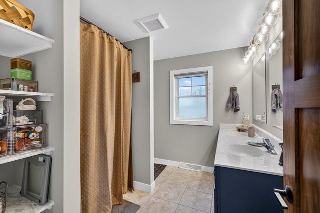 166 Cardinal Lane, Fall River, WI 53932