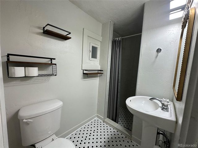 665 S Hazel Ct, Denver, CO 80219