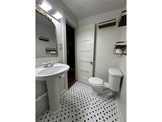 665 S Hazel Ct, Denver, CO 80219