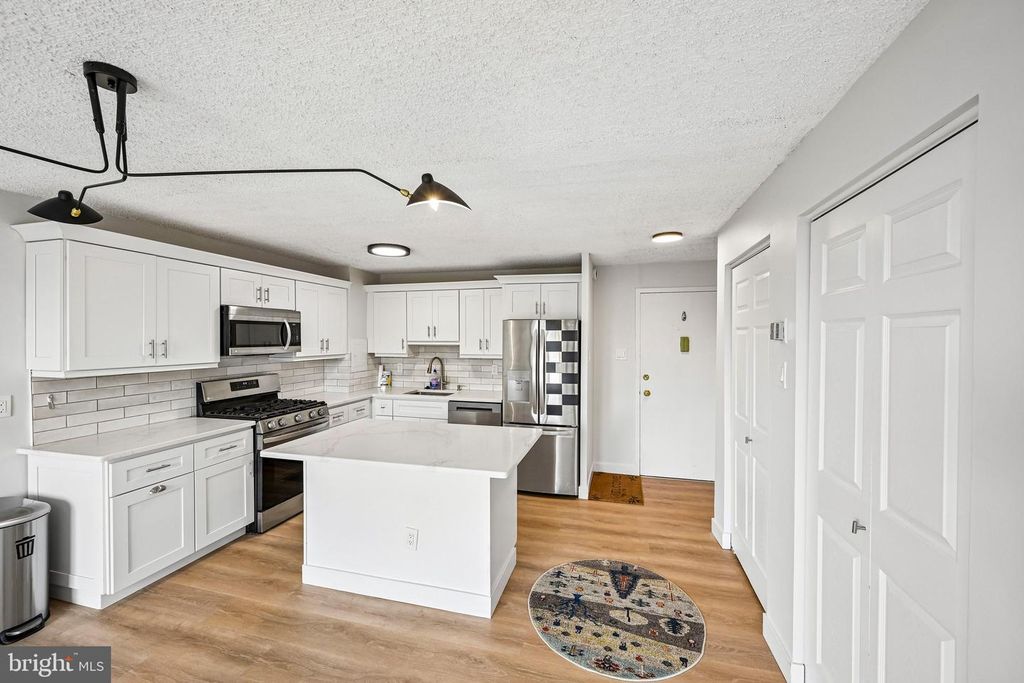 1030 E LANCASTER AVE #314, BRYN MAWR, PA 19010 — exterior